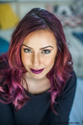 9 ideas para teñir el cabello de color rojo violeta para una apariencia audaz y hermosa 