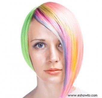 Uso de tiza para cabello para agregar color al cabello