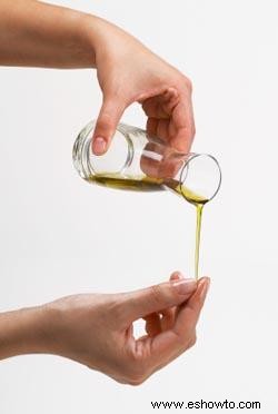 ¿El aceite de oliva es bueno para el cabello