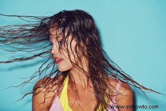 Cómo lograr el look de cabello mojado:4 maneras de peinarte como una celebridad