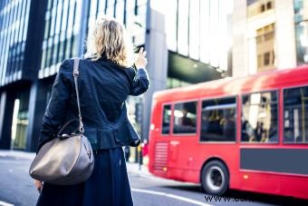 ¿Qué color de cartera combina con todo? Tonos versátiles