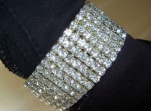 Joyas de Imitación con Diamantes para Halloween: Tipos y Estilos para un Brillo Espeluznante