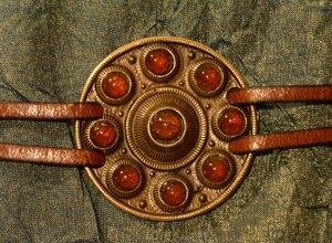 6 estilos icónicos de collares medievales dignos de la nobleza