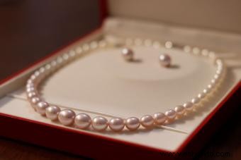 Cómo cuidar las joyas de perlas:13 consejos para mantenerse brillantes