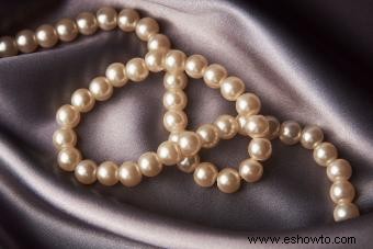 Cómo cuidar las joyas de perlas:13 consejos para mantenerse brillantes