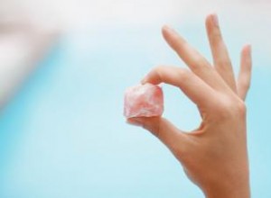 Guía Completa de las Piedras Natales de Enero: Granate y Cuarzo Rosa