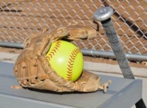 Estilos de joyas de softbol para chicas poderosas