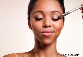 Maquillaje natural para mujeres afroamericanas