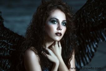 Maquillaje de ángel oscuro para mostrar tu lado sombrío