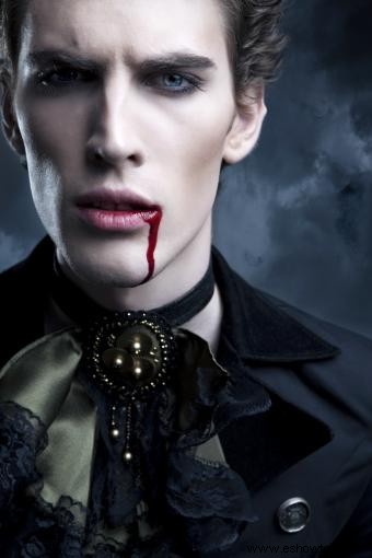 Consejos de maquillaje de vampiro para hombres para hundir tus colmillos