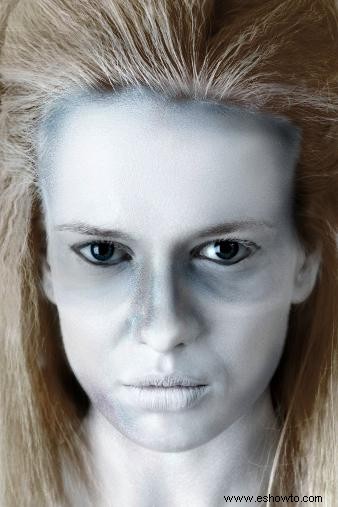 Maquillaje de fantasma de Halloween:obtén un look deslumbrante y sobrenatural