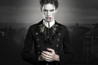 Maquillaje de vampiro sencillo para mejorar el aspecto de no-muerto de cualquiera