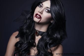 Maquillaje de vampiro sencillo para mejorar el aspecto de no-muerto de cualquiera