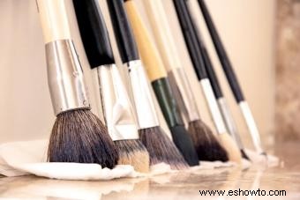 Limpiador de brochas de maquillaje DIY en casa
