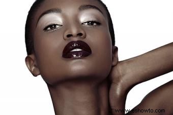 Consejos de maquillaje para mujeres con cabello negro y ojos castaños oscuros