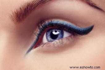 Impresionantes ideas de maquillaje azul real