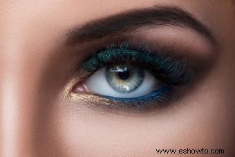 Impresionantes ideas de maquillaje azul real