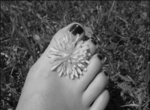 Cómo Lograr Pies Descalzos Perfectos: Guía Experta de Pedicura en Casa o Spa