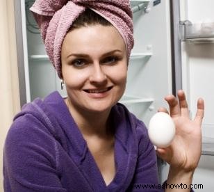 Estiramiento facial con clara de huevo
