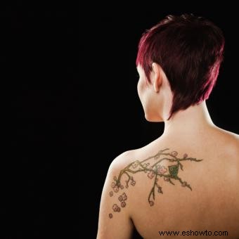 Tatuaje de flor de cerezo