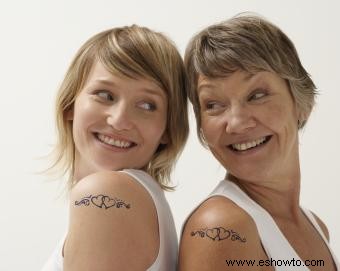 Tatuajes a juego de madre e hija