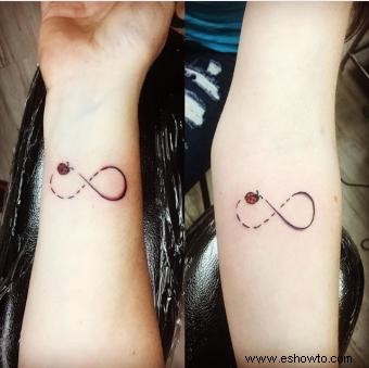 Tatuajes a juego de madre e hija