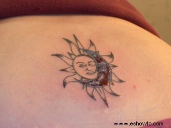 Tatuajes de sol, luna y estrellas