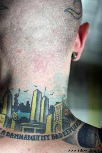 Tatuajes en el cuello
