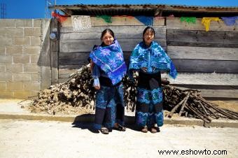 Ropa tradicional mexicana para mujer