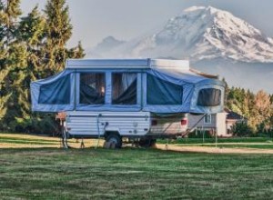 Guía Experta: Limpiadores para Lonas de Caravanas Emergentes y Mantenimiento Efectivo