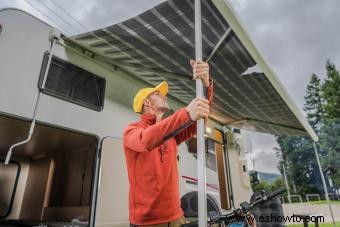 Cómo reparar toldos de vehículos recreativos:luchar contra rasgaduras o agujeros 