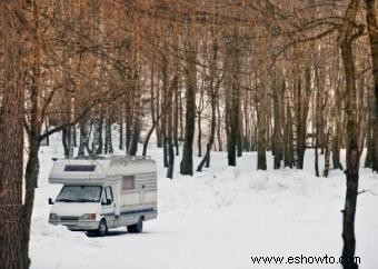 Cómo preparar un tráiler de viaje para el invierno:una guía paso a paso 