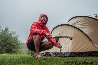 Cómo hacer un kit de supervivencia para acampar y otras aventuras al aire libre