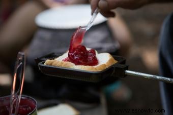 12 deliciosas recetas de postres para acampar que son fáciles de preparar