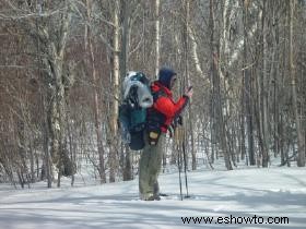 El equipo esencial de senderismo de invierno:lo que necesitará 