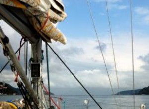 Alquiler de Veleros en las Bahamas: Guía Completa para tu Charter Privado de Vela