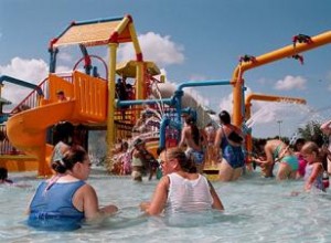 Parque Acuático Calypso Bay: Diversión Familiar y Refrescante en West Palm Beach