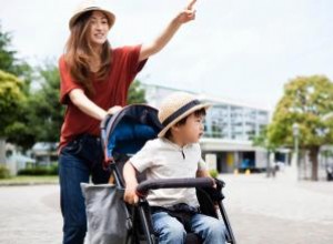 Consejos para elegir un cochecito para un niño autista 