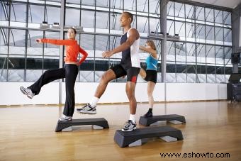 Rutinas de ejercicios aeróbicos por pasos que puede hacer en casa