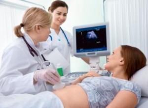 Coágulos de sangre en el embarazo: causas por trimestre y cuándo buscar ayuda médica