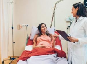 Acupuntura y Acupresión en el Parto: Beneficios, Puntos Clave y Seguridad