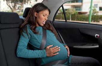 Guía para manejar el parto en un automóvil