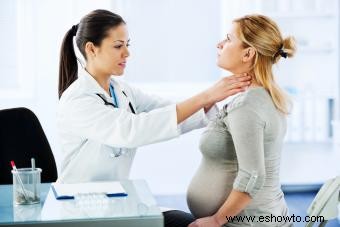 Cómo aliviar el dolor de garganta durante el embarazo