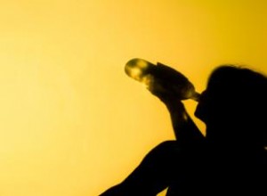 Alcoholismo en Amas de Casa: Causas, Riesgos y Pasos para la Recuperación