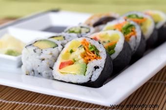 3 recetas veganas de sushi:opciones frescas y sabrosas para hacer en casa