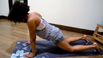 Yoga para el dolor de hombro:calentamiento + estiramientos