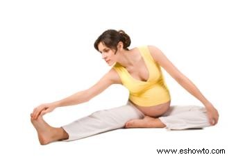 7 posturas de yoga que se deben evitar durante el embarazo + consejos de seguridad