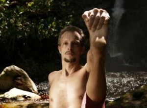 7 rutinas de yoga para hombres que él disfrutará