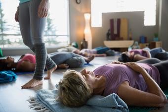 6 posturas de Yin Yoga (y los beneficios)
