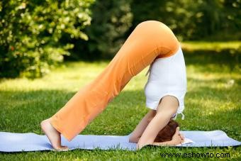 7 posturas de inversión de yoga para principiantes con instrucciones